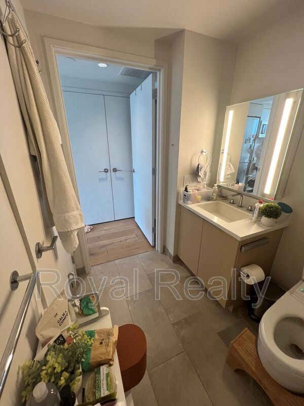 property at 1001 Queen St