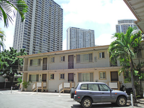 1839 Kaioo Dr in Honolulu, HI - Building Photo - Building Photo