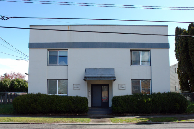 Ida Princess Apartments in Portland, OR - Building Photo - Building Photo