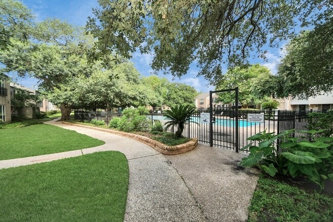 832 Wax Myrtle Ln, Unit 832 in Houston, TX - Foto de edificio - Building Photo