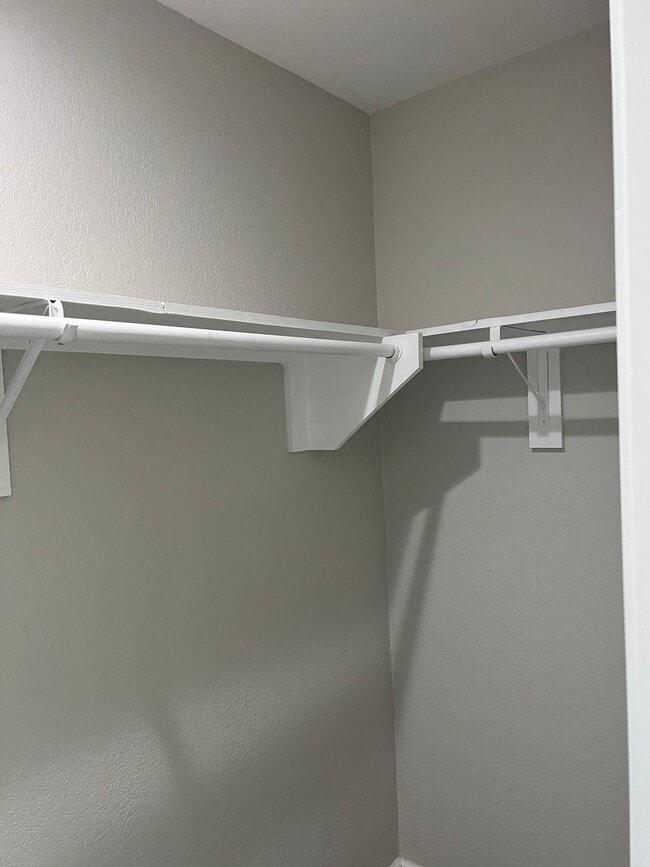 property at 2522 Kingsdale Dr