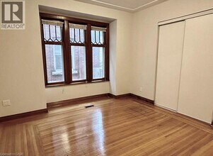 220 Maplewood Ave in Hamilton, ON - Building Photo - Building Photo