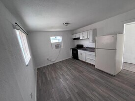 2131 Washington St NE in Palm Bay, FL - Building Photo