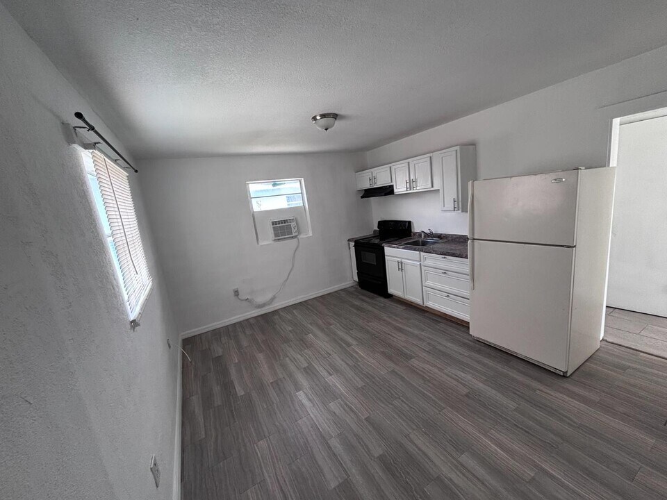 2131 Washington St NE in Palm Bay, FL - Building Photo