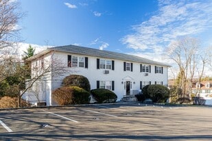 47 Valley Rd, Unit B3 in Cos Cob, CT - Building Photo