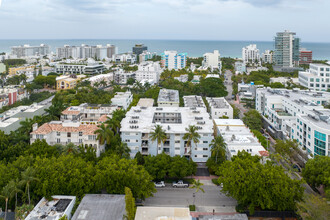 Meridian Plaza in Miami Beach, FL - Foto de edificio - Building Photo