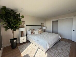 2145 McRae Dr in Los Angeles, CA - Building Photo - Building Photo