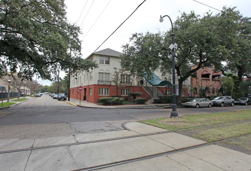 4239 St Charles Ave in New Orleans, LA - Building Photo