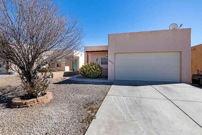 2637 Las Alturas Ct in Alamogordo, NM - Building Photo - Building Photo