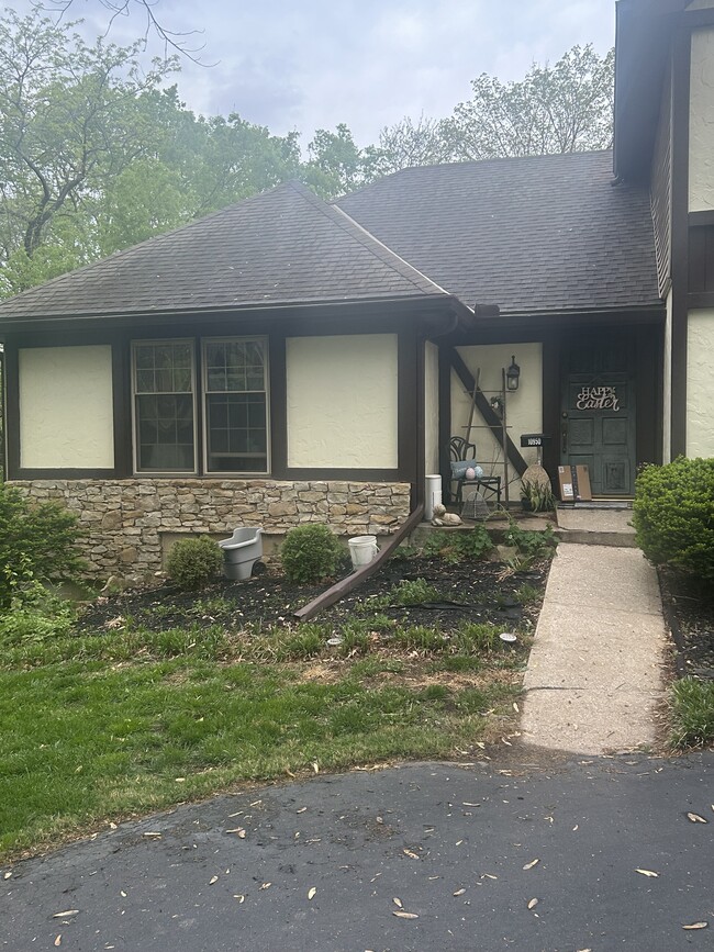 property at 10950 Glen Arbor Rd