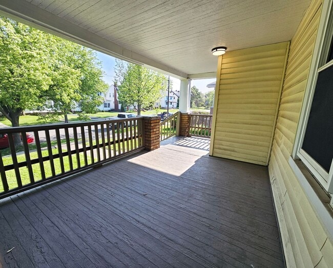 3274 E Overlook Rd in Cleveland Heights, OH - Building Photo - Building Photo
