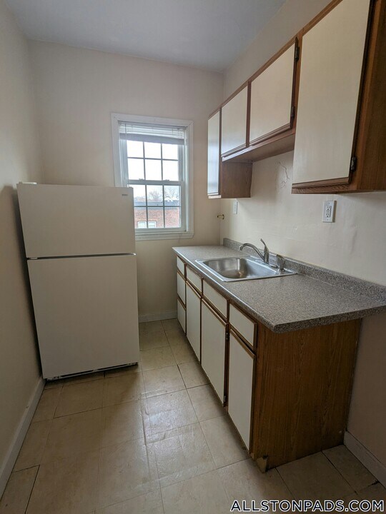 15 Glenville Ave in Boston, MA - Building Photo