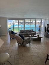 1800 S Ocean Dr in Hallandale Beach, FL - Building Photo - Building Photo