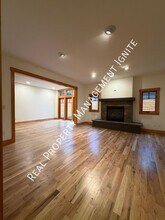 453 S Pine St in Sisters, OR - Building Photo - Building Photo