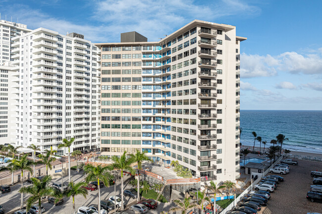 Galt Ocean Club Condominium in Fort Lauderdale, FL - Building Photo - Building Photo