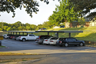 Parkwood Retirement Community in Bedford, TX - Building Photo - Building Photo