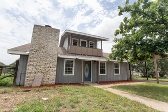 121 W Stonecastle Dr in Marble Falls, TX - Building Photo - Building Photo