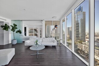 1040 Biscayne Blvd, Unit 2507 in Miami, FL - Building Photo - Building Photo
