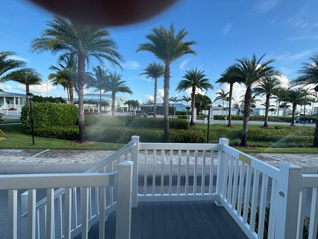 209 NE Coastal Dr in Ocean Breeze, FL - Building Photo - Building Photo