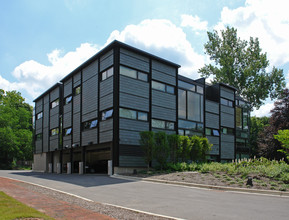 1315 Hill St in Ann Arbor, MI - Foto de edificio - Building Photo