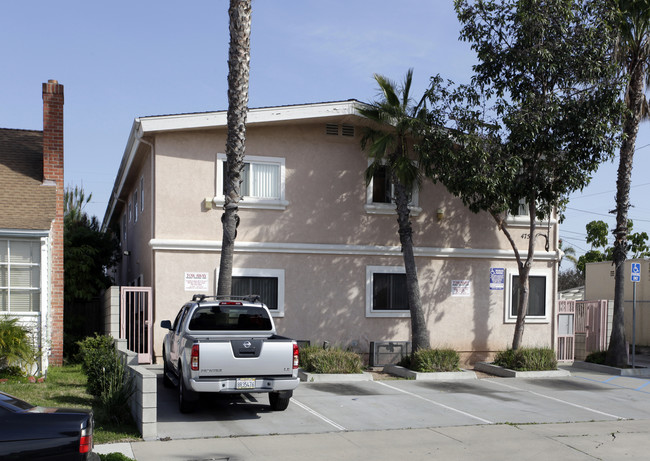 4751 33rd St in San Diego, CA - Foto de edificio - Building Photo