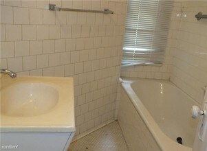 2121 James M Wood Blvd-Unit -# B in Los Angeles, CA - Building Photo - Building Photo