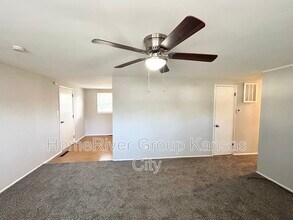 701 NW 80th Ter in Kansas City, MO - Building Photo - Building Photo