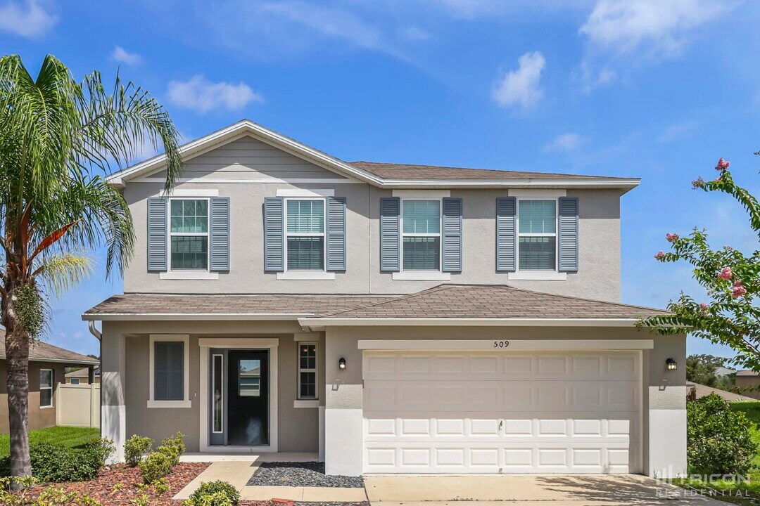 509 Kestrel Dr in Groveland, FL - Building Photo