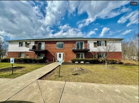 Hickory Hill Estates in East Aurora, NY - Building Photo