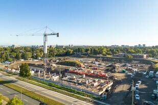 Canoe Bay in Ottawa, ON - Building Photo