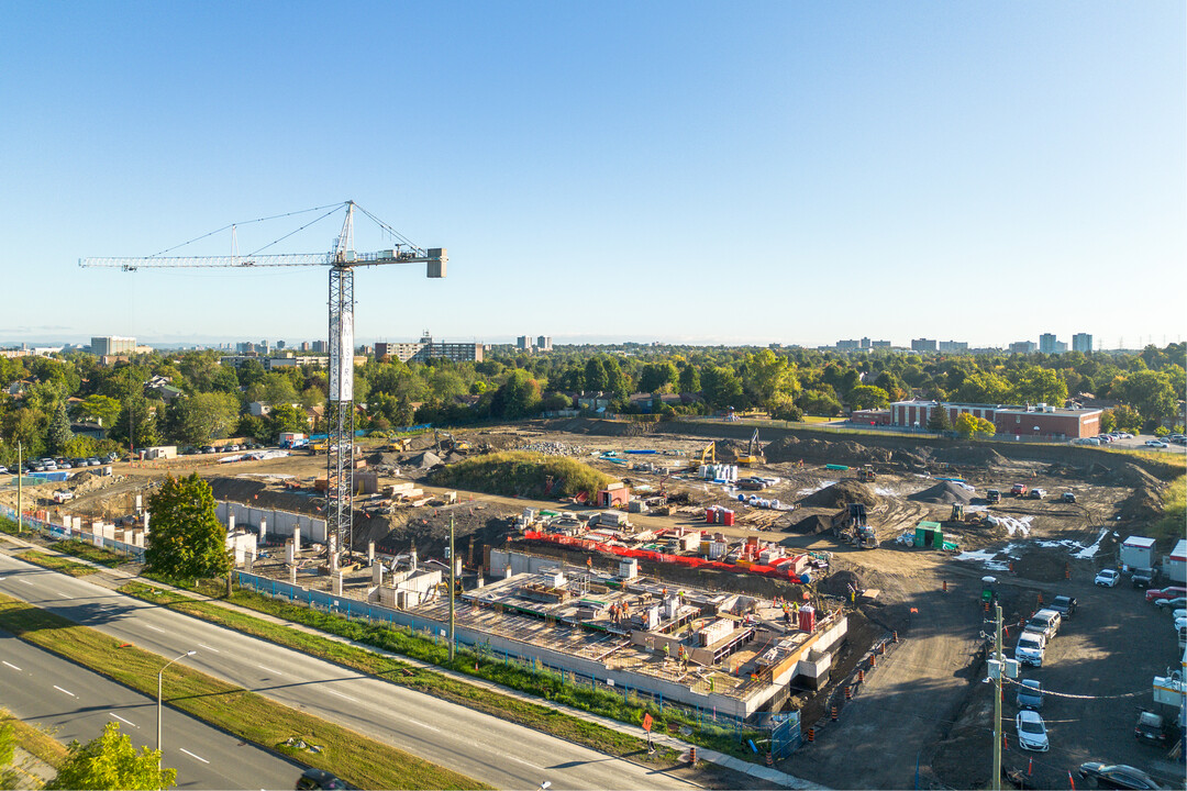 Canoe Bay in Ottawa, ON - Building Photo