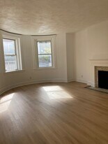 655 Washington St, Unit 1 in Brookline, MA - Building Photo