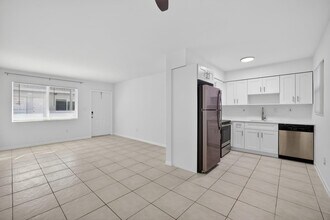 1821 Middle River Dr in Fort Lauderdale, FL - Foto de edificio - Building Photo