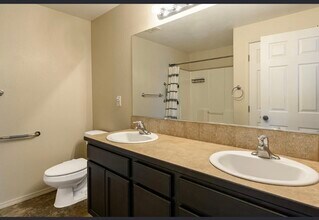 1113 NW 22nd Pl in Redmond, OR - Building Photo - Building Photo