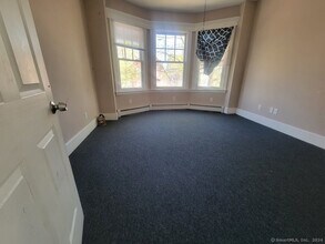 572 Elm St in New Haven, CT - Building Photo - Building Photo