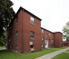 995 O'connor Dr in Toronto, ON - Building Photo