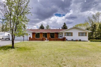 26 Lake Ere Estates in Chestermere, AB - Building Photo - Building Photo