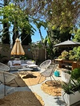 1213 S Ridgeley Dr, Unit 1213 S Ridgeley Dr in Los Angeles, CA - Foto de edificio - Building Photo