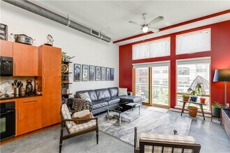 2124 E 6th St in Austin, TX - Foto de edificio - Building Photo
