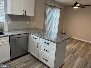 207 Park Cove Dr in Stafford, VA - Building Photo - Building Photo