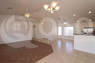 14123 S Tampico Rd in Arizona City, AZ - Building Photo - Building Photo