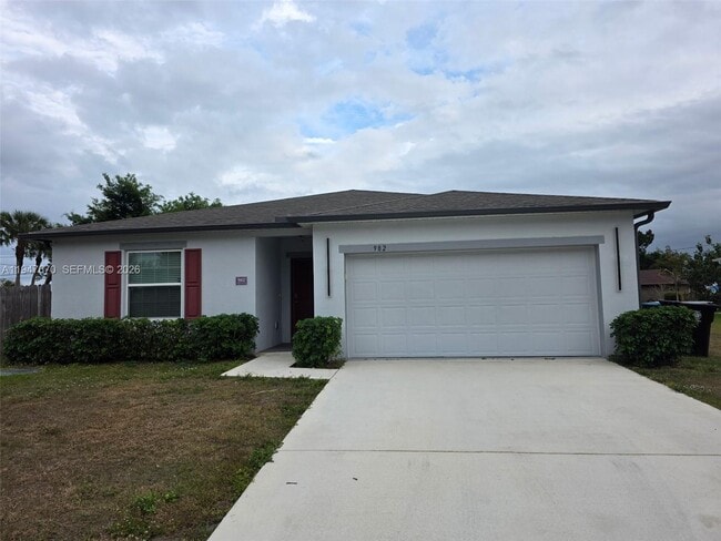 982 SW Commonwealth Rd in Port St. Lucie, FL - Building Photo - Building Photo