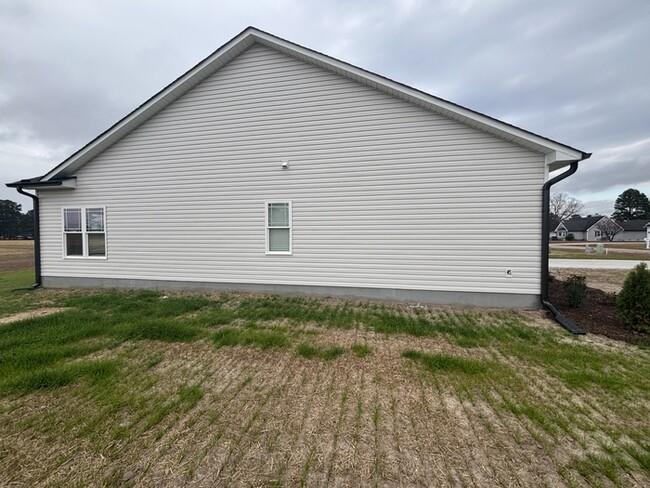 127 Godwin Ln in Dunn, NC - Building Photo - Building Photo