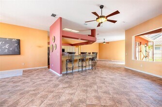7118 42nd Ct E in Sarasota, FL - Building Photo - Building Photo