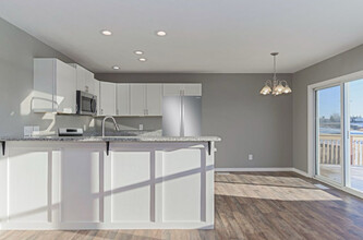 1212 Beacon Hill Ct in Normal, IL - Building Photo - Building Photo