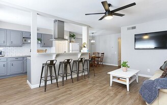 7834 Broadway in San Antonio, TX - Building Photo