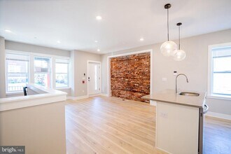 129 S 49th St in Philadelphia, PA - Building Photo - Building Photo
