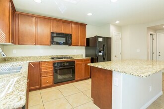 10607 Seasonable Dr in Las Vegas, NV - Building Photo - Building Photo