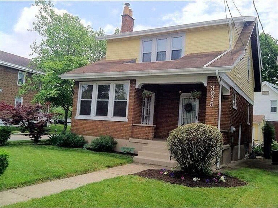 3075 Markbreit Ave in Cincinnati, OH - Building Photo