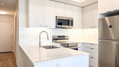 8535-8519 19 Ave SE in Calgary, AB - Building Photo - Building Photo